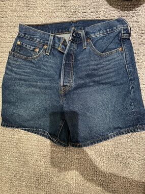 Levi’s Classic Dark Blue Denim Women's Shorts